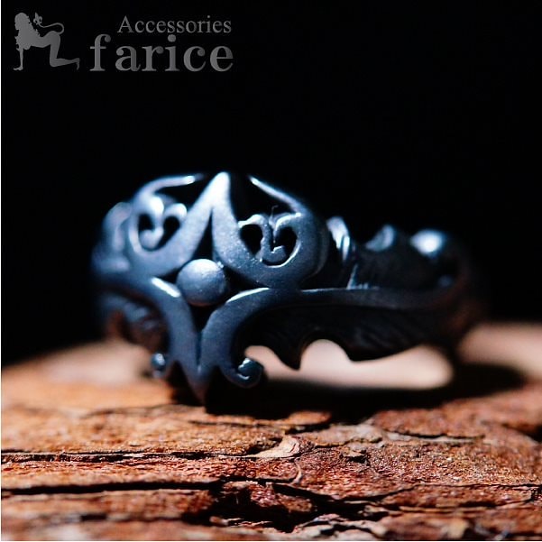 カットアウトアラベスクフェザー ブラック燻しコーティングシルバーリング