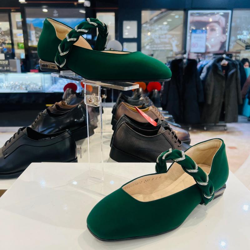 by 女性 メリージェーン パンプス 112435002-1