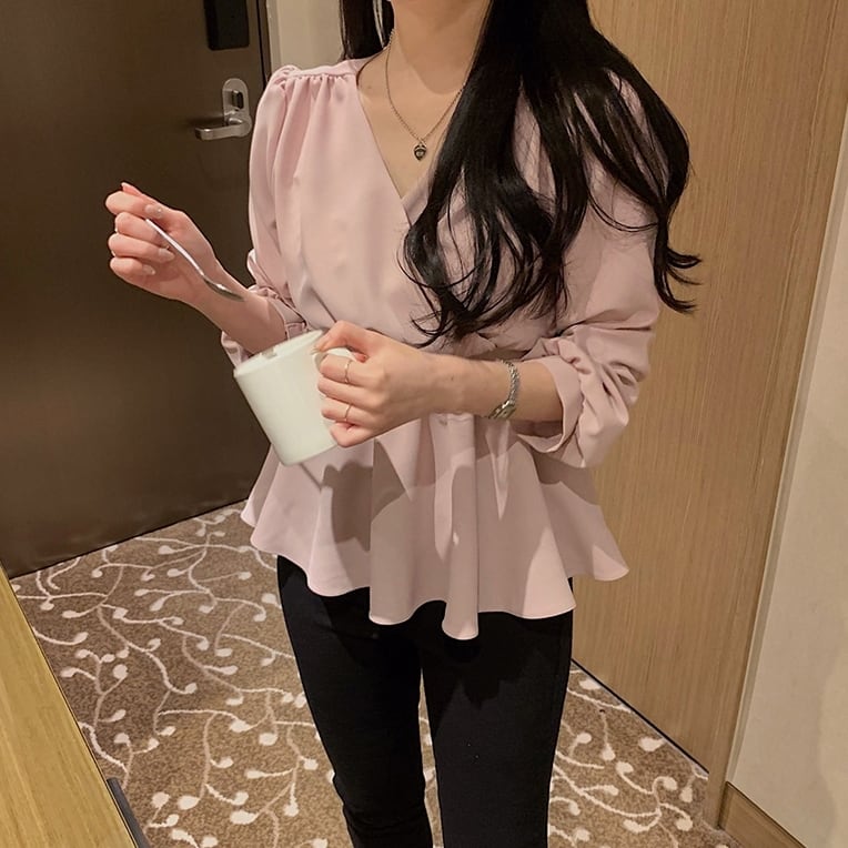 トップス シャツ ブラウス 袖あり 長袖 襟なし カシュクール Vネック ペプラム 大人可愛い きれいめ シンプル カジュアル 大人 上品 おしゃれ お洒落 かっこいい レトロ 大人可愛い wto05