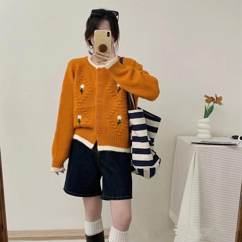 秋と冬の女性のための重い工業用フックパターンの小さな対照的な色のセータージャケット韓国スタイルの柔らかくワックス状の厚いニットカーディガントップ