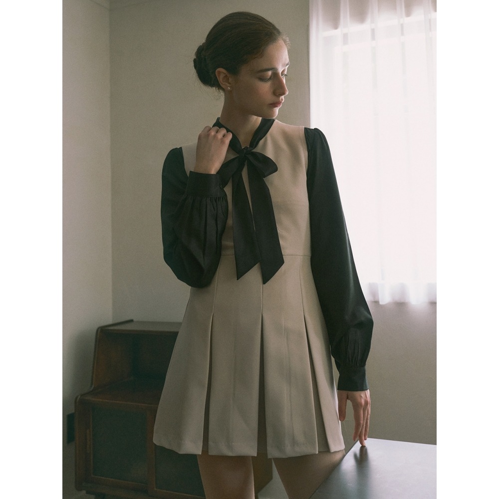 レボルグモアプリーツスリートミニトップスベージュ