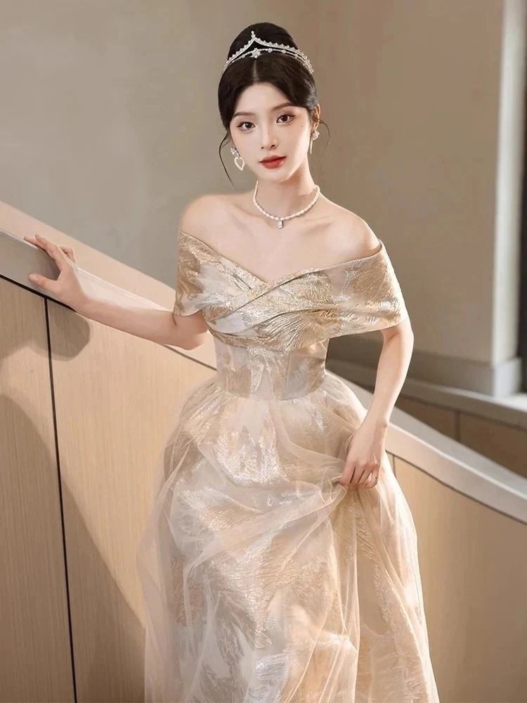 優しい風 ゴールドのガウン エレガントなガウンワンピース パーティー パーティ ロングドレ パーティー 結婚式 二次会 ワンピース迅速出荷