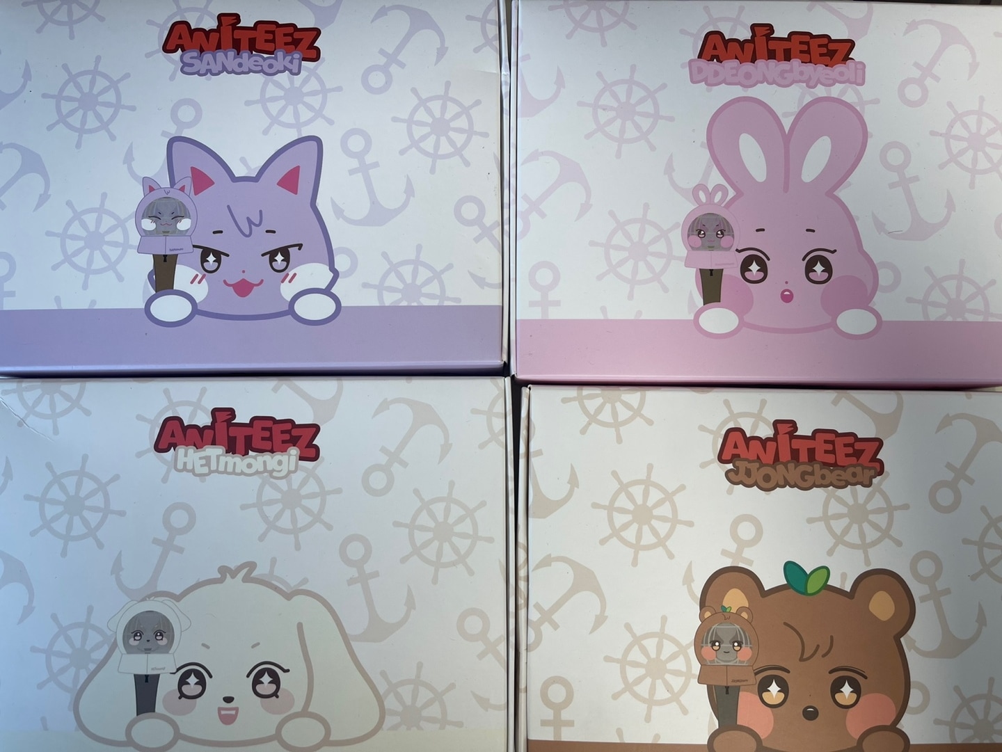 ATEEZ X ANITEEZ ADVENTURE POP-UP STORE ANITEEZ IN ILLUSION OFFICIAL MERCH LIGHT STICK COVER