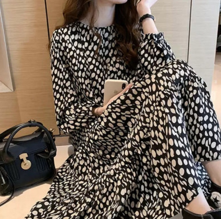 ワンピース デート かわいい 大人可愛い きれいめ シンプル カジュアル 大人 上品 おしゃれ 水玉 ロング丈 長袖 ラウンドネック ドット 主役級 個性的 エレガント イベント 旅行 春夏 フレア