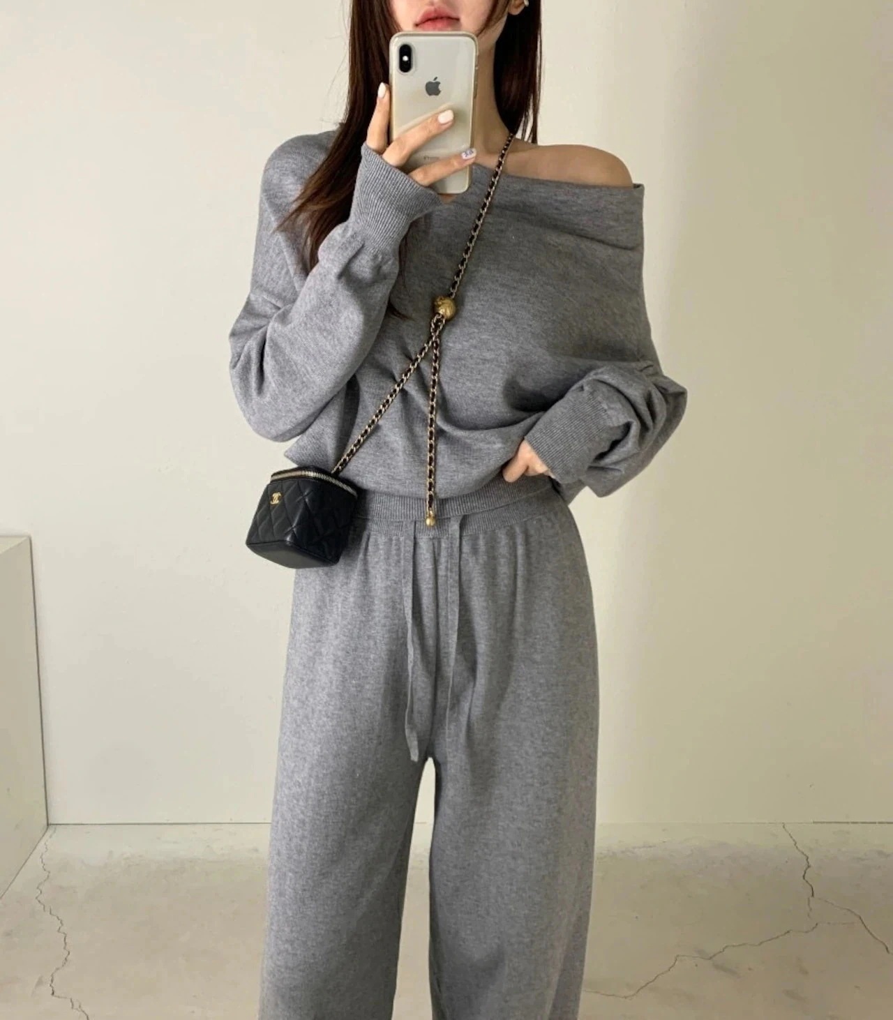 かわいい おしゃれ 韓国ファッション ストレート トップス ゆったり お出かけ 白 黒 ワイド ロングパンツ レディース 新しい日付24セットアップ ワンショルダー ニット長袖