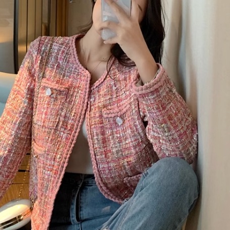 レディース アウター ジャケット 上着 長袖 ラウンドネック 前開き ボタン ミディアム丈 ポケット かわいい 大人可愛い きれいめ シンプル 上品 おしゃれ かっこいい レトロ こなれ感 1