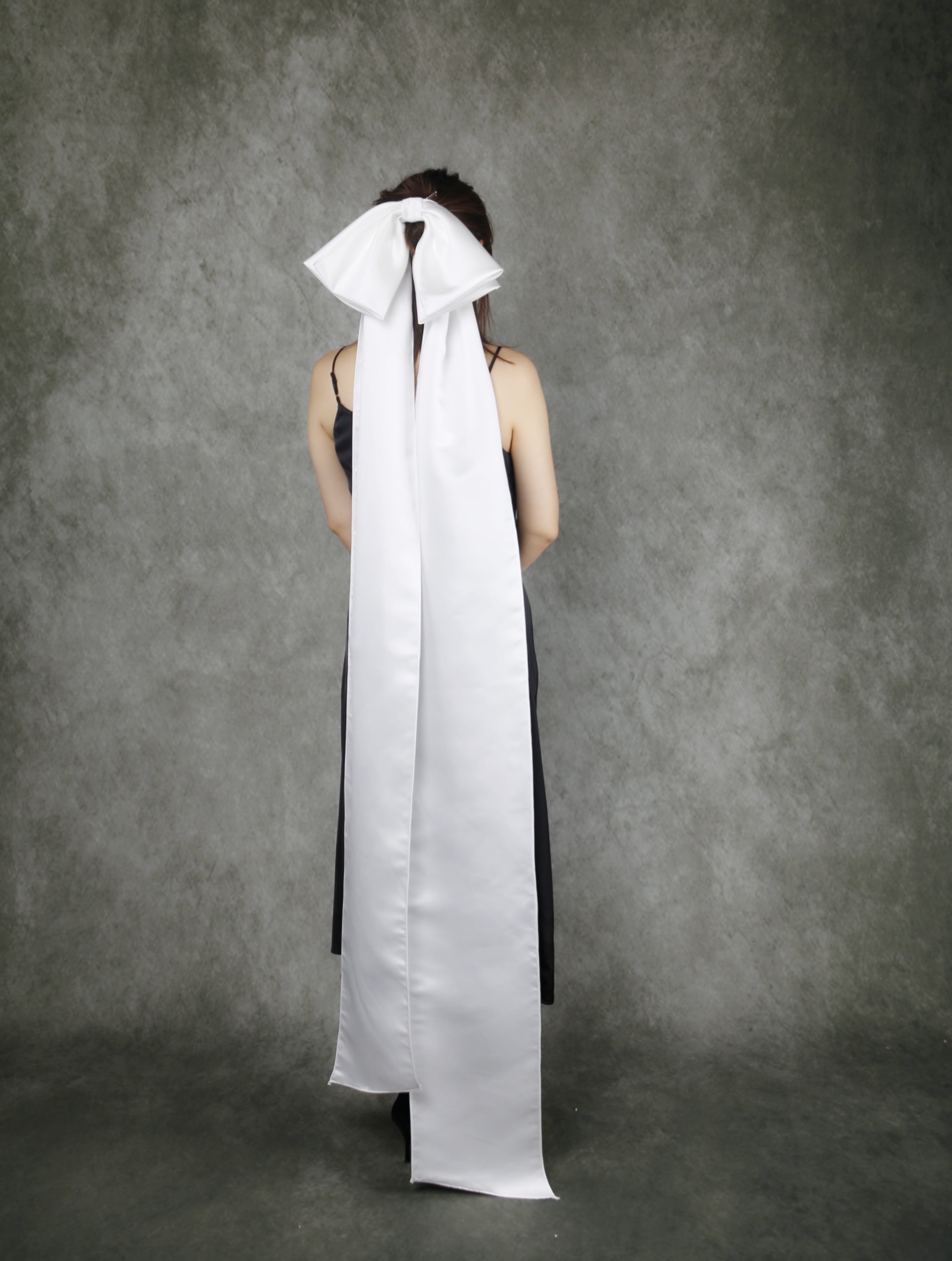 ヘアアクセサリー 髪飾り 結婚式ヘッドドレス　ウエディングドレス　ベール風