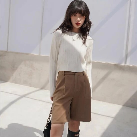 ニットセーター レディース クロップドニット ショート丈 長袖 ラウンドネック リブニット 肌見せ 無地 スタイルアップ 脚長 レトロ クロップドセーター かわいい ガーリー カジュアル おしゃれ