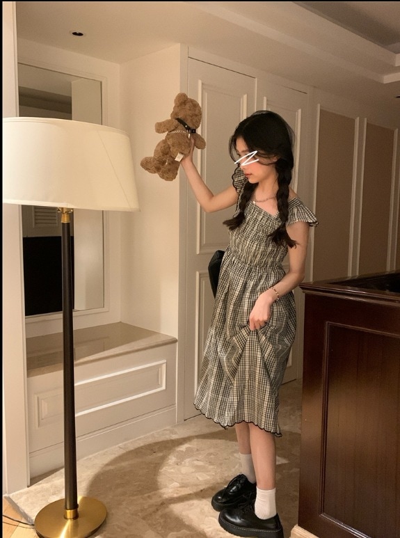 ワンピース 膝下 ミディ丈 袖なし ノースリーブ Aライン フリル ウエストマーク かわいい 大人可愛い きれいめ シンプル カジュアル 大人 上品 おしゃれ お洒落 レトロ 大人女子 こなれ感 ラフ