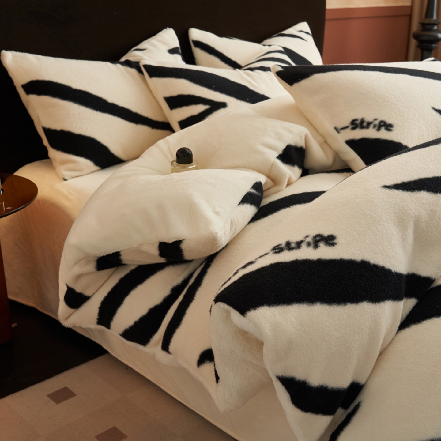 冬の暖かさと厚みのあるミルクフリース寝具セット（4点）2025年新作コーラルフリースベッドシーツと羽毛布団カバーセット（3点）