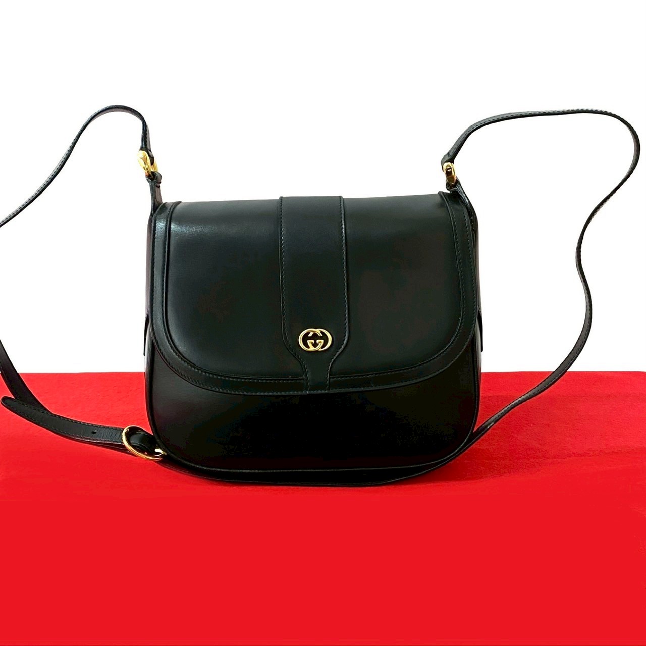 ヴィンテージ GG ロゴ 金具ショルダーバッグ レザー ブラック 19851