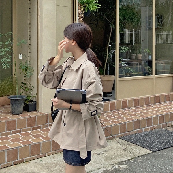 ダブルガンフラップハーフトレンチコート