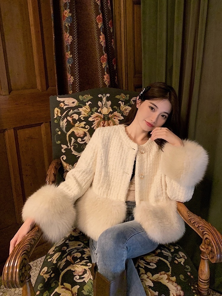 レディースイミテーションキツネの毛皮のファーコート厚みのある秋冬の新しいスタイルの小さな香りのコットンコート若いスタイルの毛皮のコート高級感