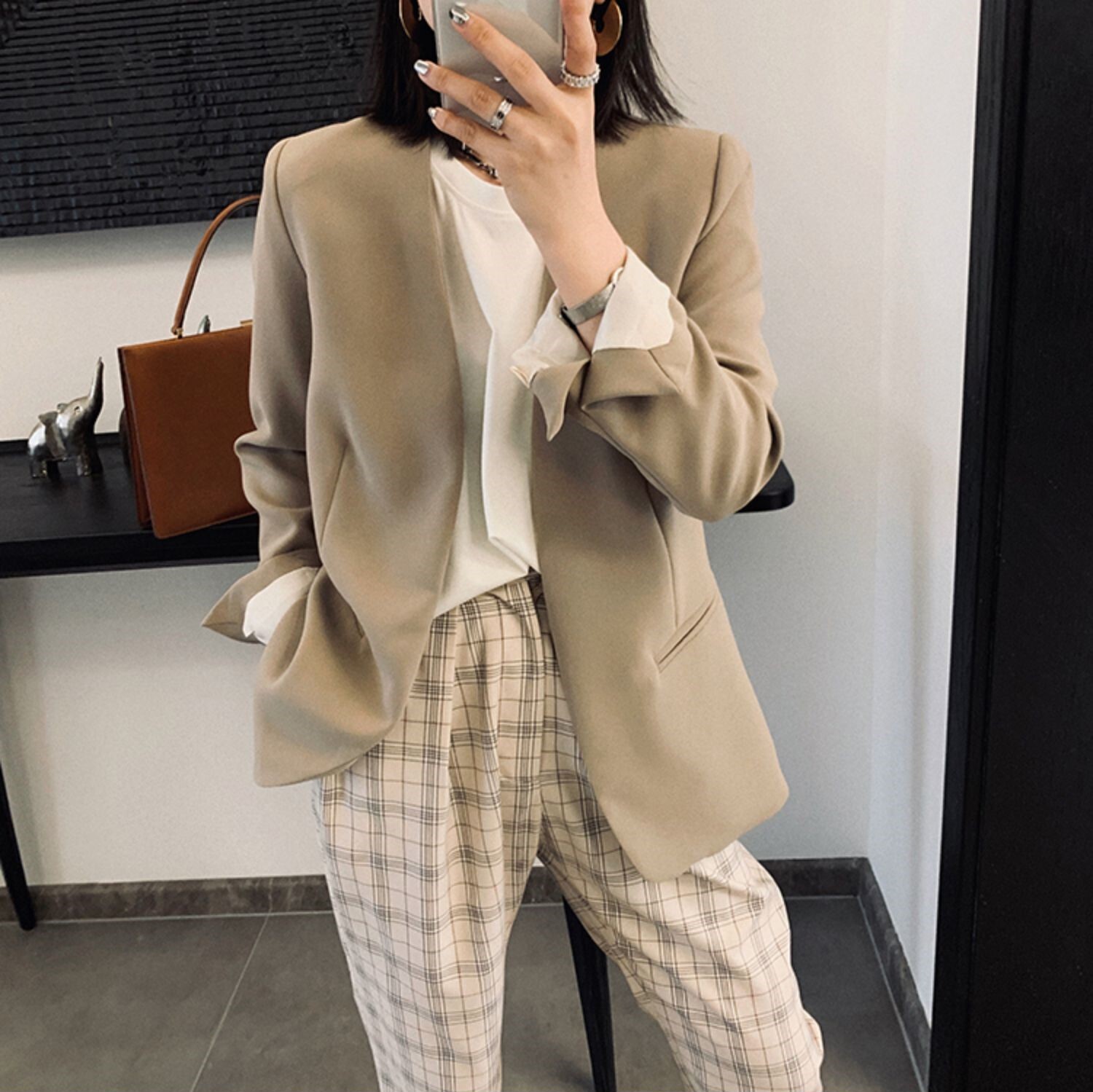 レディース ジャケット ノーカラージャケット 長袖 Vネック 襟なし ノーカラー スリム ストレート ポケット 前開き きれいめ シンプル カジュアル 上品 おしゃれ かっこいい こなれ感 クール