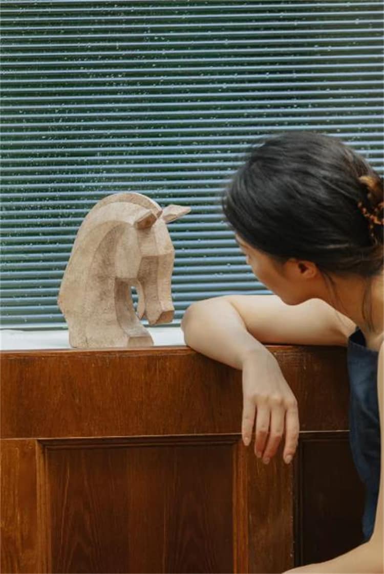 早い者勝ち 東方の趣を感じる馬頭アート デスクトップ装飾品 サイズ20×11×h21cm 玄関でのお出迎えに力強さと前向きな意味合いを込めて