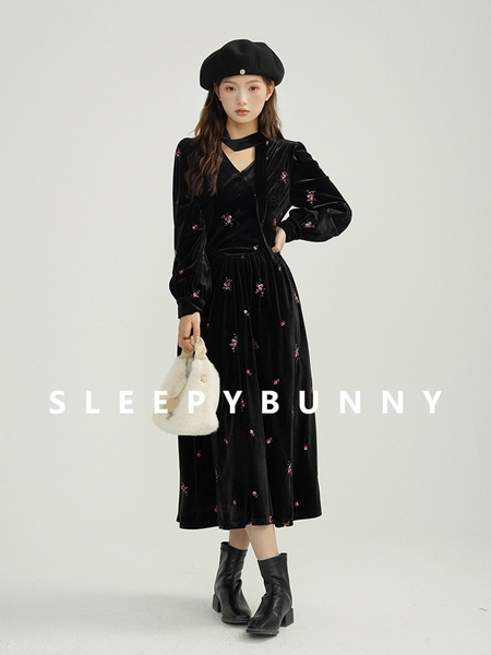 Sleepy Rabbit ローズ ヴィンテージ ベルベット ドレス 刺繍