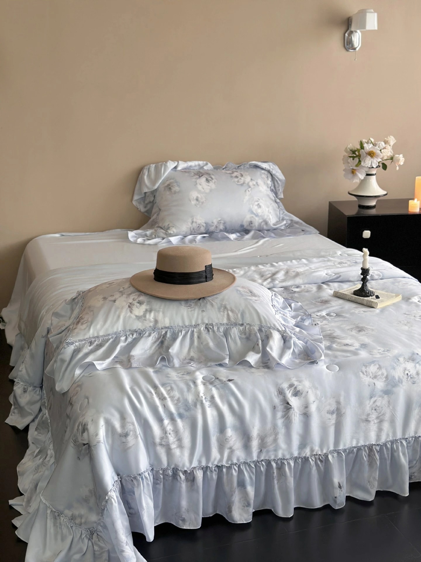 新品入荷 掛け敷布団セット 肌布団 フラットシーツ 枕カバー 4点セット 夏用 絹布 贅沢 高級 安眠 快適 抗菌 吸汗 通気 吸湿 防臭 ホテル仕様 ダブル クイーン キング 柔らかい 肌にやさしい