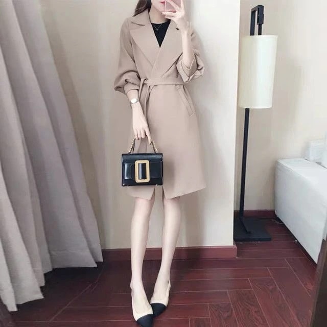 ロング コート ジャケット チェスター レディース 黒 韓国 春 秋 冬 ウエストリボン ボリューム袖 開襟 暖かい 大人 可愛い 上品 通勤 通学 OL オフィス 学生 きれいめ おしゃれ