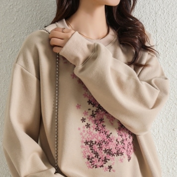 ベア柄長袖トレーナー トップス トレーナー ロング丈 長袖 ラウンドネック ストレート 綿 かわいい