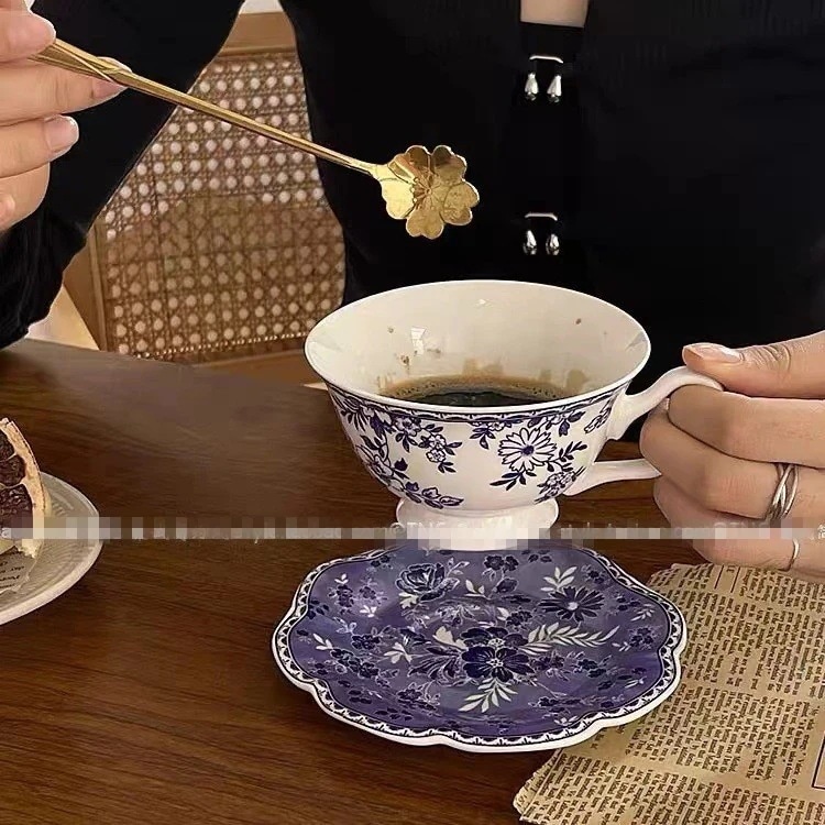 【3日で出荷】INSスタイル コーヒーカップ 陶磁器 午後ティーカップ皿 皿 宮廷風 レトロ 花くず ラテカップ カプチーノ フラワーカップ
