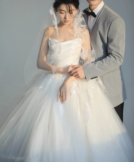 ウエディングドレス ベアトップ プリンセスライン 憧れのドレス ボリュームドレス 拳式/前撮り