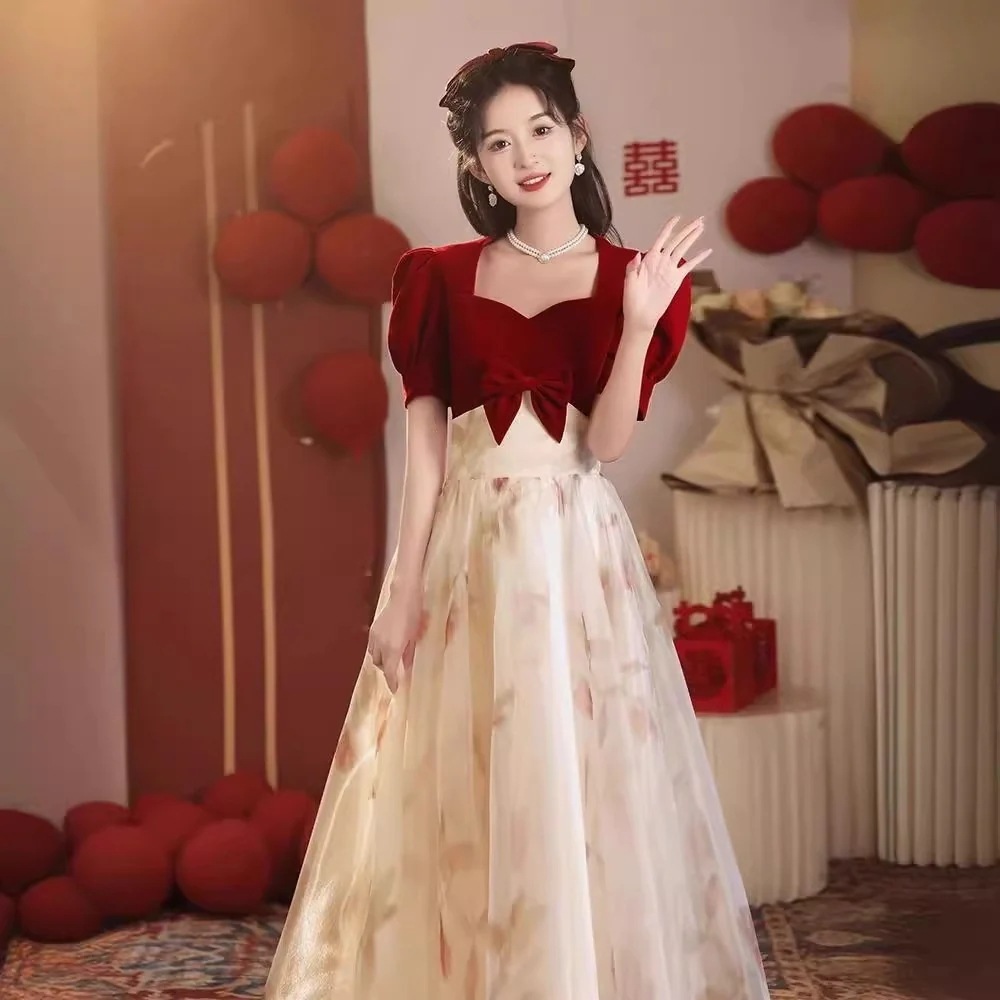 【2枚購入で 3oo円OFF！】花嫁 2025 バーガンディ結婚式婚約ドレスガーゼスカートバックドアドレスドレススリム