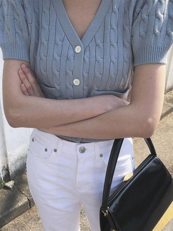 ニット 半袖 クロップド丈 オルチャン Vネック ボタン ポケット デザイン 編み込み 韓国 レディース ブルー ホワイト 青 白 ニットソー 定番 着回し スリム 体型カバー かわいい