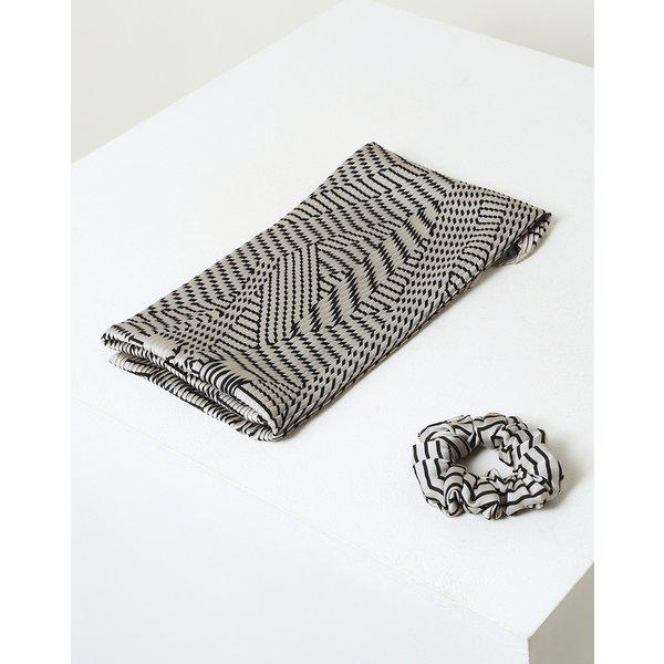 [24FW] [SET] アイボリー パターン スカーフ&ヘア シュシュ セット DLSC4D711IV