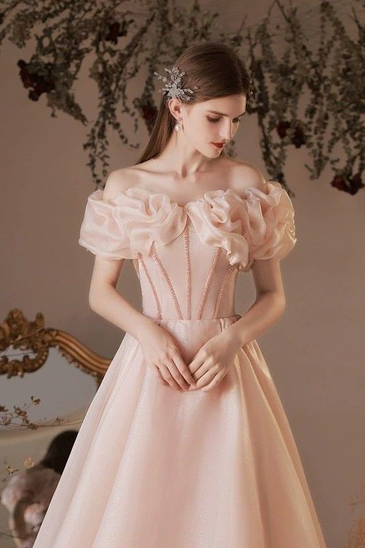 卒業の夜のドレスの1字の肩のスカートの宴会の人気の名媛会の超仙の花嫁の服の軽豪華な大衆の高貴な試験