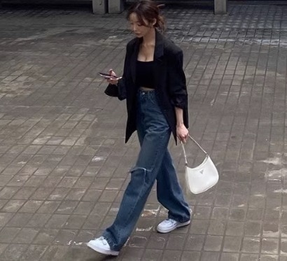 レディース パンツ ボトムス デニム Gパン ストレートパンツ デニムパンツ フルレングス ストレート ファスナー ポケット ダメージ ブルーデニム シンプル カジュアル おしゃれ かっこいい 11,002円