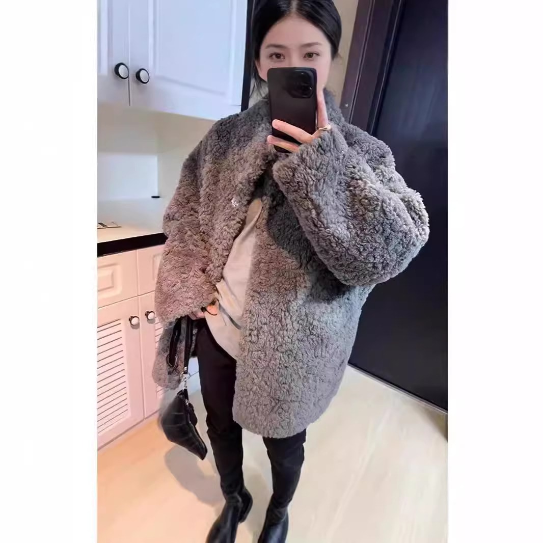 2024秋冬新作怠惰なミドル丈ファーワンピースルーズトップラムウールイミテーションファージャケット 5,444円