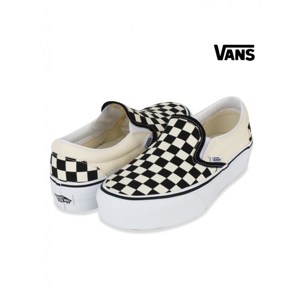 バンズスニーカークラシックチェッカーボードプラットフォームスリッポンホワイト VN00018EBWW