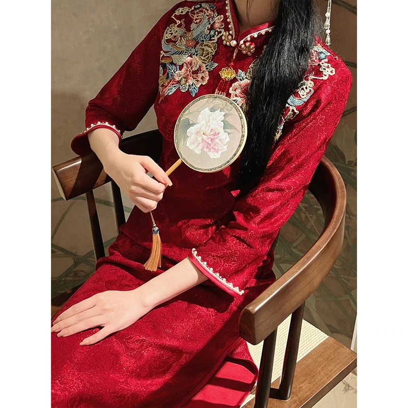 赤い重工業刺繍チョンサム2025改善されたのレトロ服ハイエンドエンゲージメントガウン