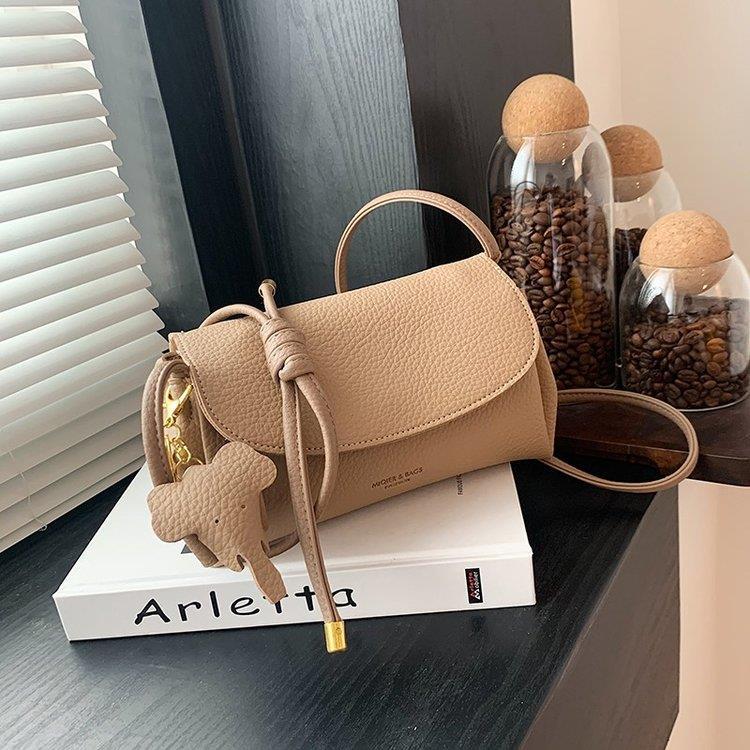 ニッチデザイン 流行り 柔らかい ショルダーバッグ 気質 質感 斜め掛けバッグ 百掛け レディース バッグ