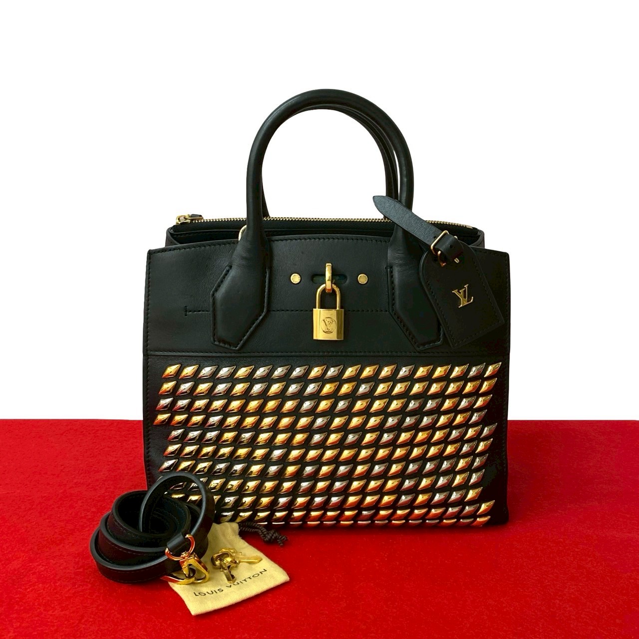 シティ スティーマー PM スタッズショルダーバッグ レザー ブラック 37869