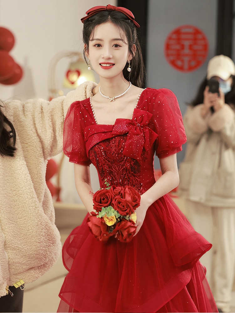 トーストドレス 2025 花嫁 高級な雰囲気 結婚式 婚約 宴会 ドレス 女性 夏 赤い ウェディングドレス