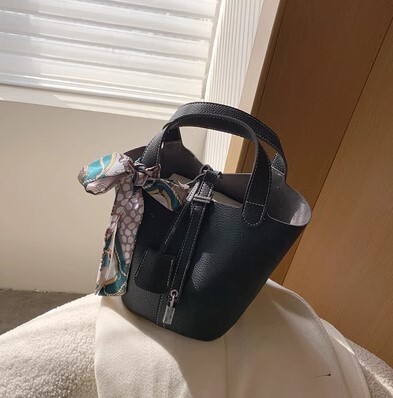 バッグ かばん 鞄 レディースバッグ ショルダーバッグ ハンドバッグ バケットバッグ 大人可愛い きれいめ シンプル カジュアル 大人 上品 おしゃれ お洒落 かっこいい 大人女子 ラブリー