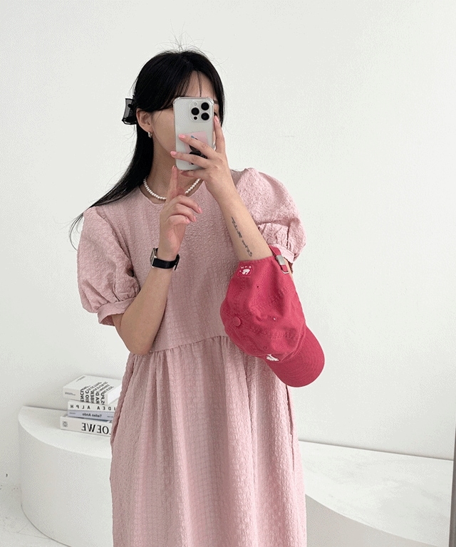 (軽くてアバンなフィット) 夏 エンボ 肩 パフ 半袖 ビッグサイズ マタニティ 両ポケット ピンク ロング ワンピース 4,637円