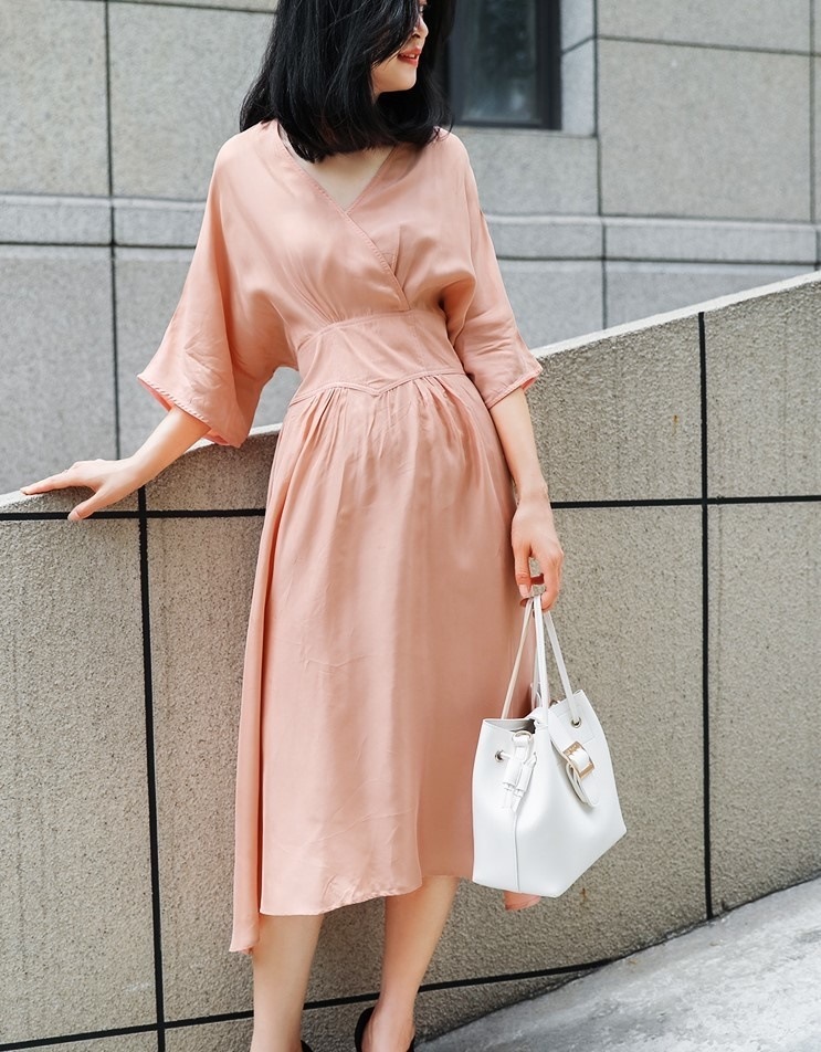 A1027.Vネックフレアドレス（ピンク）2019 春夏 sale 春夏 sale ワンピース 六分袖 エレガント お呼ばれ パーティー 結婚式 披露宴 女子会 レストラン デート