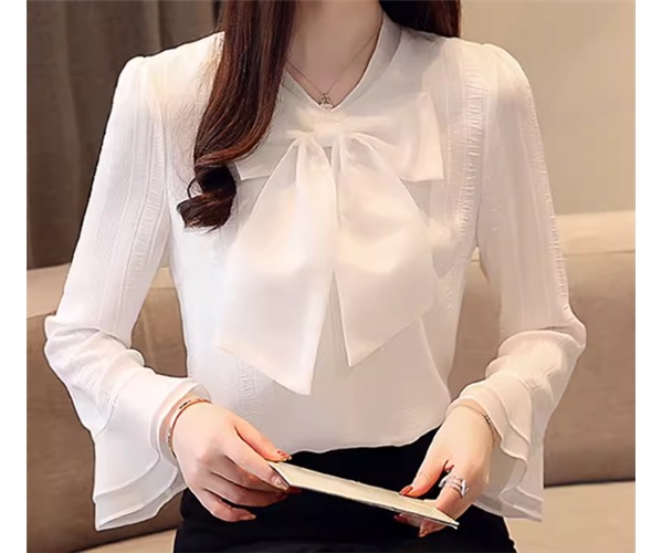 レディース トップス シャツ ブラウス プルオーバー ミドル丈 長袖 ベルスリーブ Vネック りぼんタイ フェミニン シフォン フリル かわいい 大人可愛い きれいめ シンプル 上品 おしゃれ