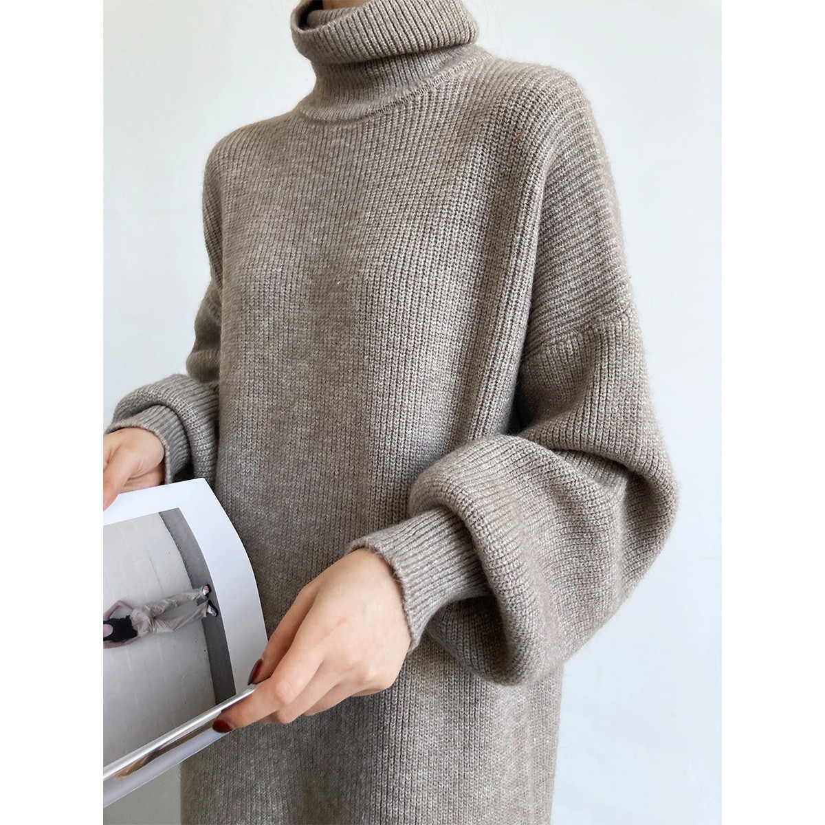 トップス セーター ニット ロング ロング丈 袖あり 長袖 ボリューム袖 タートルネック ふわふわ かわいい 大人可愛い きれいめ シンプル 大人 上品 おしゃれ お洒落 大人女子 無地 秋 冬