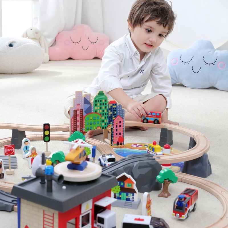 新しい木製のトラックおもちゃおとりのマースエレクトリック92ピース火災警察列車セット小さな列車