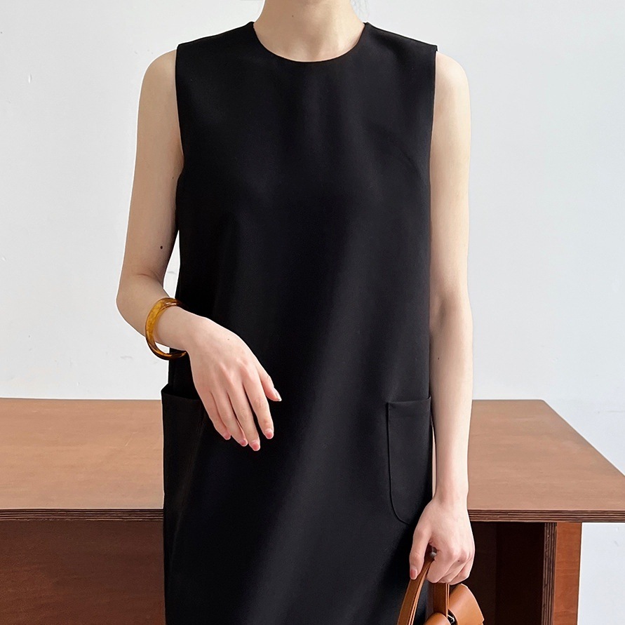 ワンピース ミモレ丈ワンピース ノースリーブワンピース クルーネック ポケット ミモレ丈 かわいい 大人可愛い きれいめ シンプル カジュアル 上品 おしゃれ かっこいい 大人女子 こなれ感 個性的