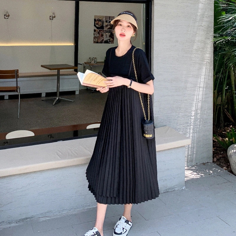 実際の黒ヘップバーンスタイルドレス女性の新しいカジュアル薄いニッチデザインセンスプリーツ偽のツーピース小さな黒いスカート