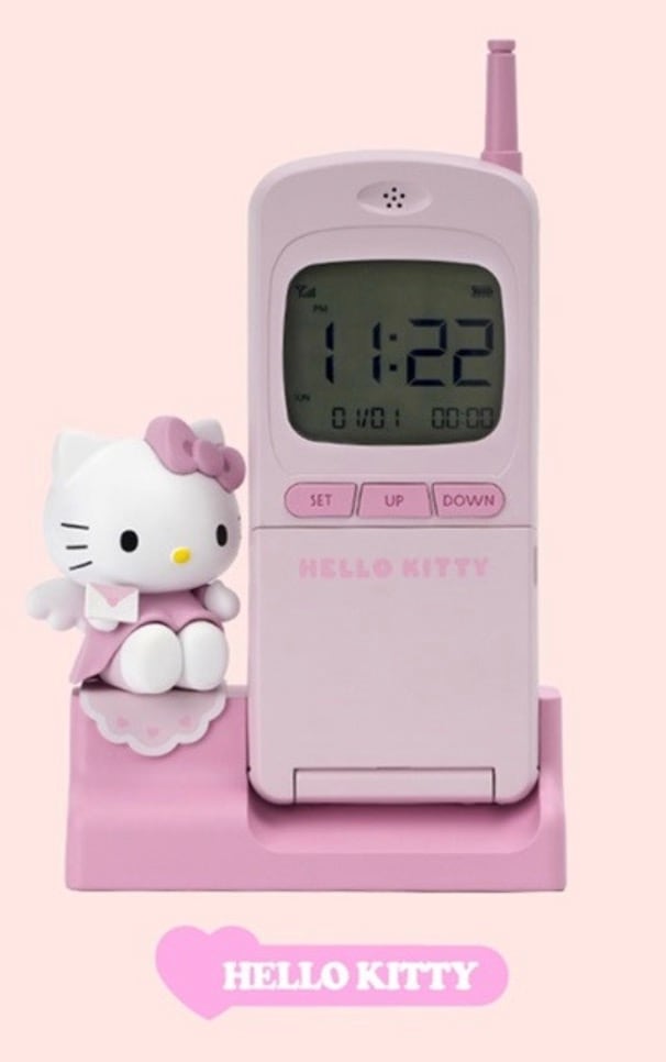 Qoo10] ロイチェ サンリオ レトロ 卓上時計 （ハローキテ : 家具