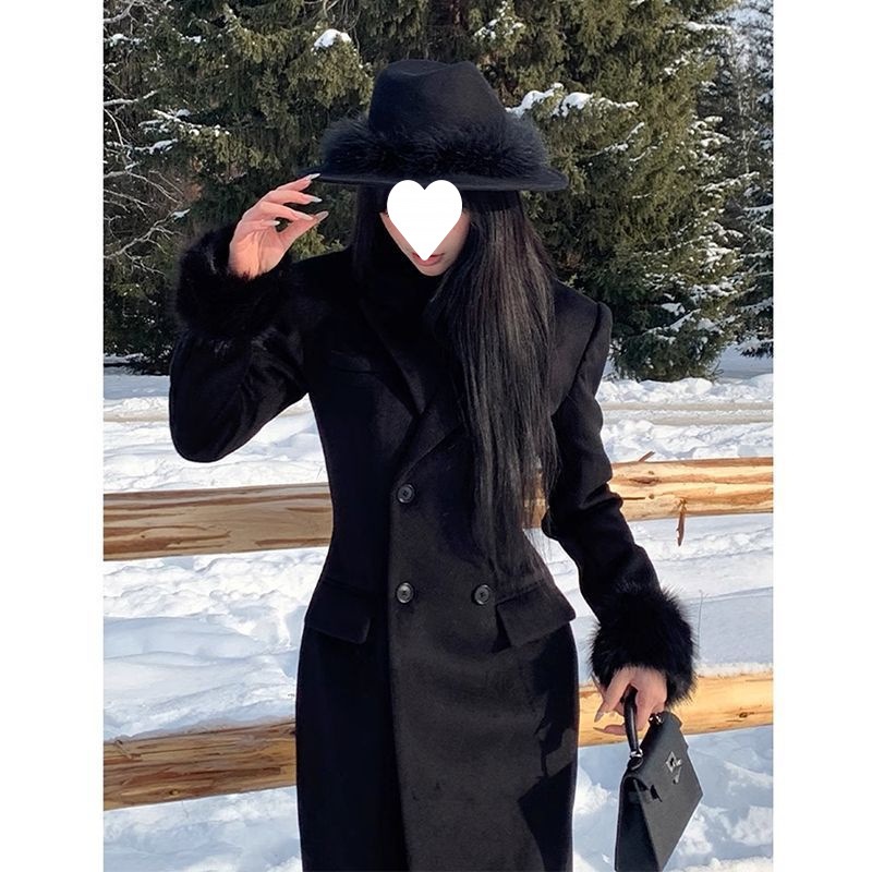 黒のウールコート新しい冬のスタイルミドル丈膝上丈ウエストにフィットファーのトリムが付いたウールコートヘップバーンスタイル