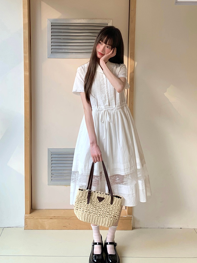 白いワンピースキャンパススタイルウエストマークでスリム効果半袖レースワンピース女性用2025年夏モデル