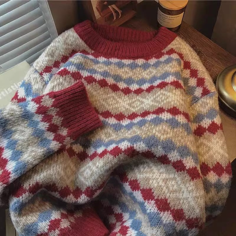 レッドクリスマスレトロダイヤモンドラウンドネックセーター女性の秋と冬ソフトで怠惰なデザインの小さなニットトップ