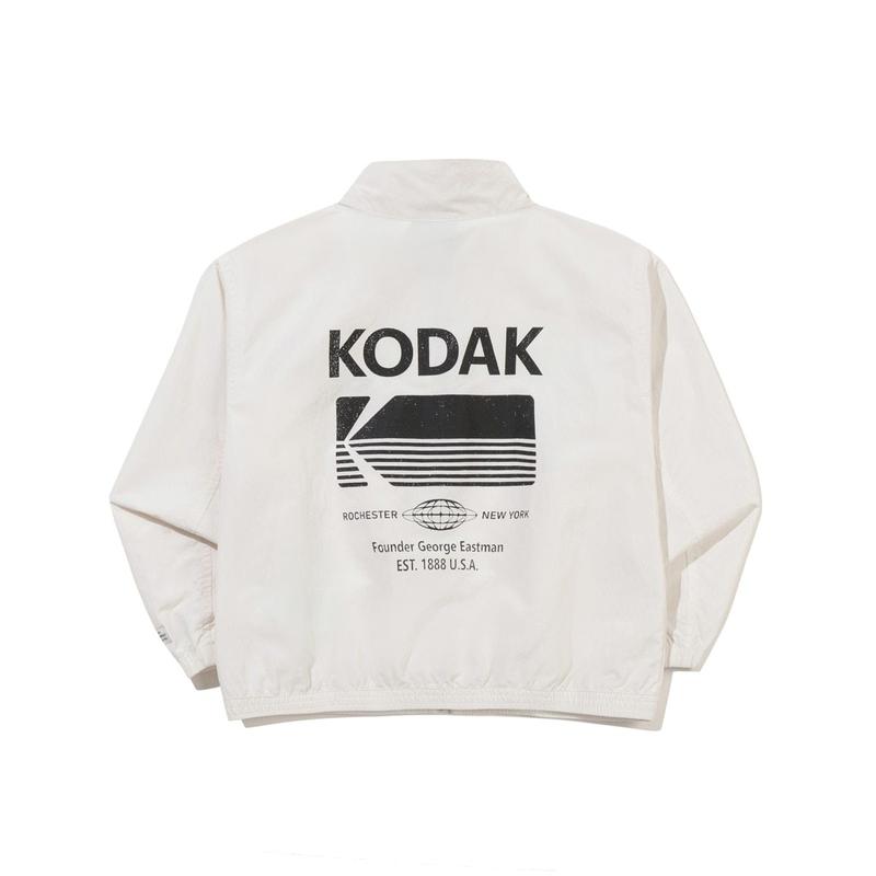 [公式]エッセンシャル ビッグロゴ スタンネック ジャケット キッズ IVORY