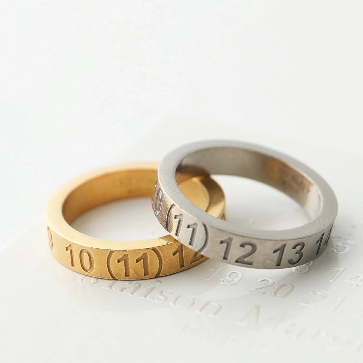 MAISON MARGIELA メゾンマルジェラ リング SI8UQ0001 SV0129 メンズ ナンバリングリング ロゴ スリム 指輪 アクセサリー カラー2色